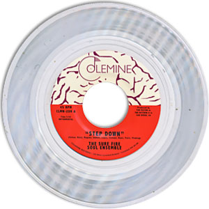 Step Down/ La Fachada